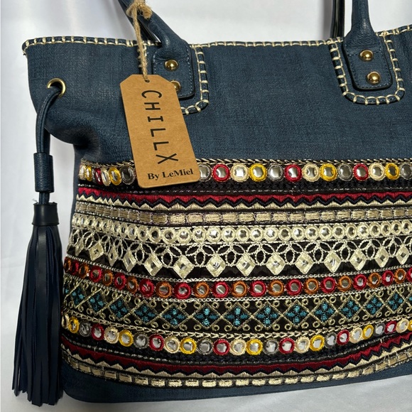 Chillx by Le Meil Stitched Purse with Storage Bag - Picture 2 of 5